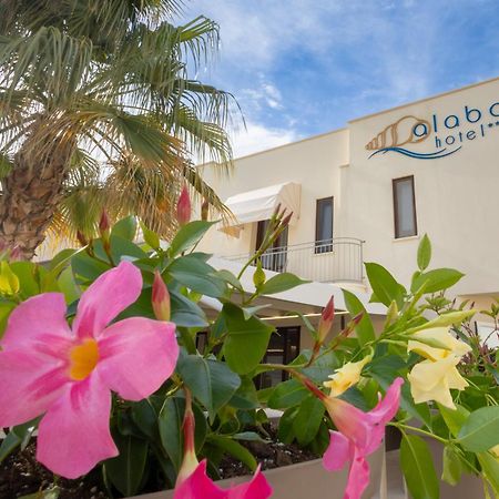 Alaba Hotel 산비토로카포 외부 사진