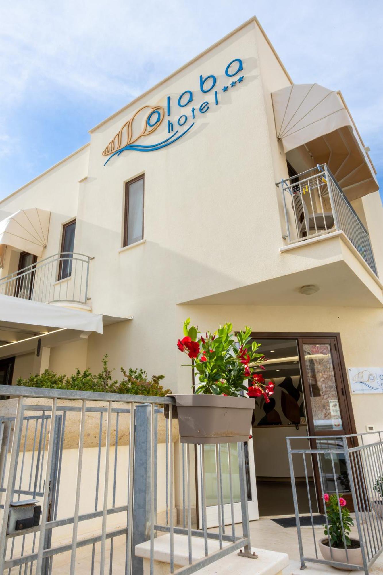 Alaba Hotel 산비토로카포 외부 사진